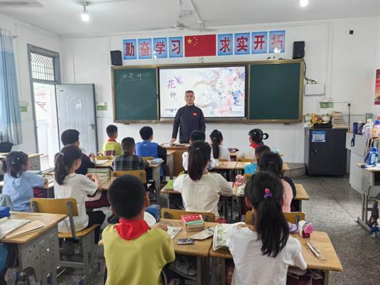 ce64eb3aa7c8353c37e676c62c1ccb2